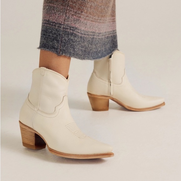 Tecovas Shoes - Tecovas The Daisy Cowgirl Boots in Bone Color Womens Size 7.5